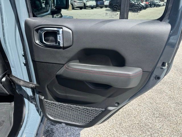 Used 2025 Jeep Wrangler Unlimited Rubicon AWD/4WD image 32