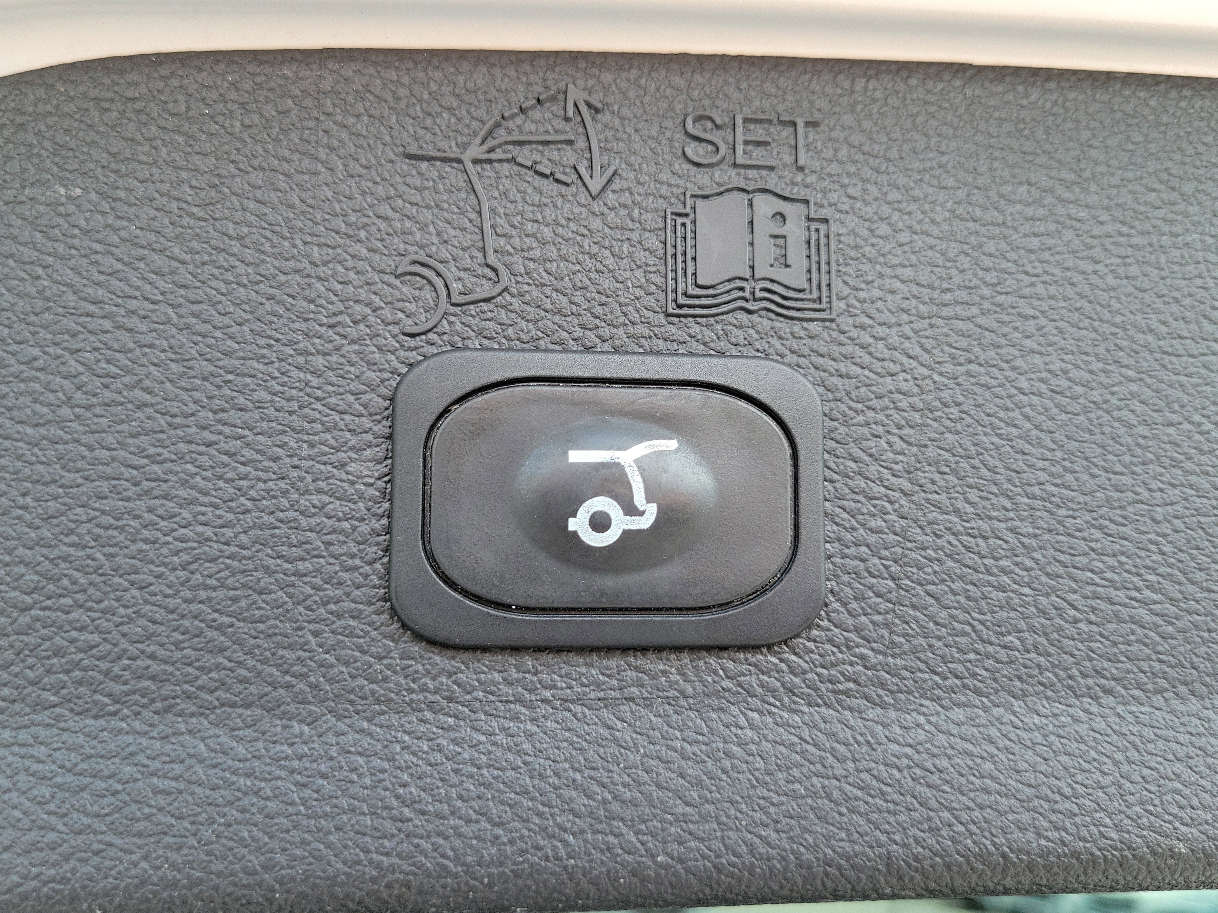 Certified 2019 Ford Escape SEL FWD image 12