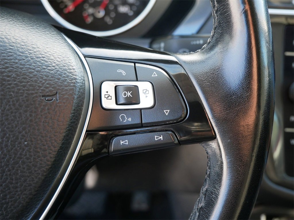 Used 2018 Volkswagen Tiguan SE image 18