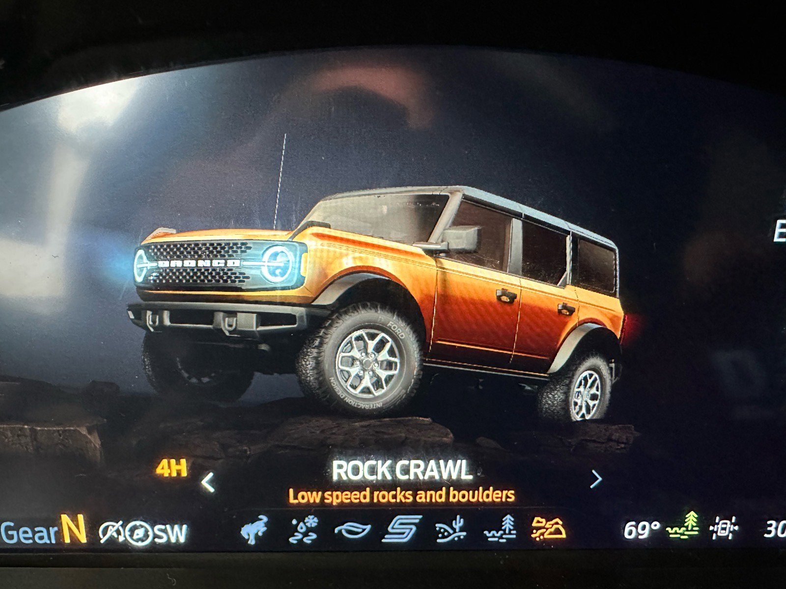 Certified 2025 Ford Bronco Big Bend w/ Black Diamond Package AWD/4WD image 47