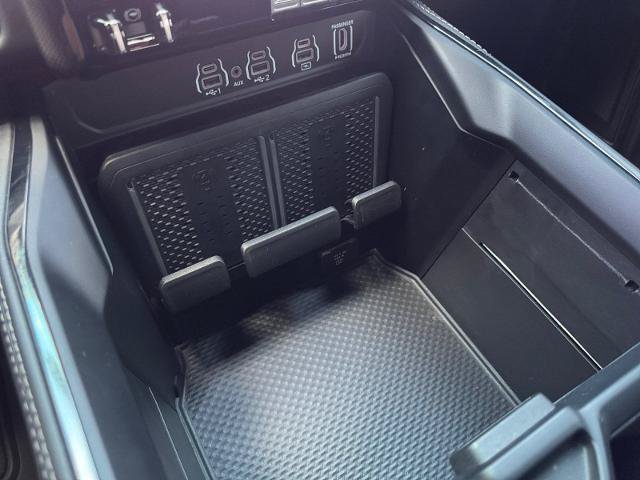 Used 2025 RAM 2500 Limited AWD/4WD image 30