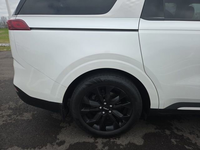 Used 2024 Kia Carnival SX Prestige image 11