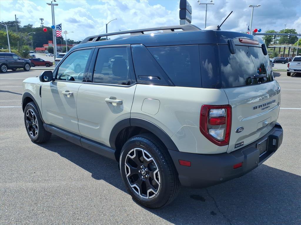 Certified 2025 Ford Bronco Sport Outer Banks AWD/4WD image 3