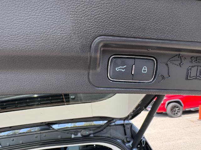 Certified 2025 Ford Explorer Active w/ Active Comfort Package image 10