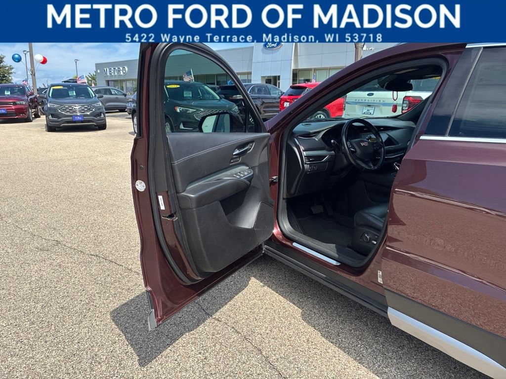 Used 2023 Cadillac XT4 Premium Luxury FWD image 10