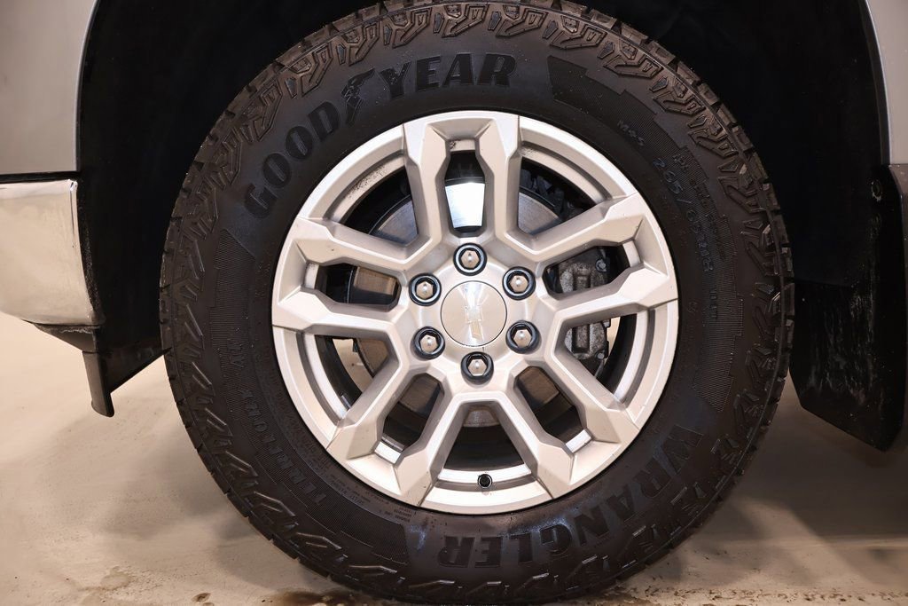 Used 2024 Chevrolet Silverado 1500 LT image 40