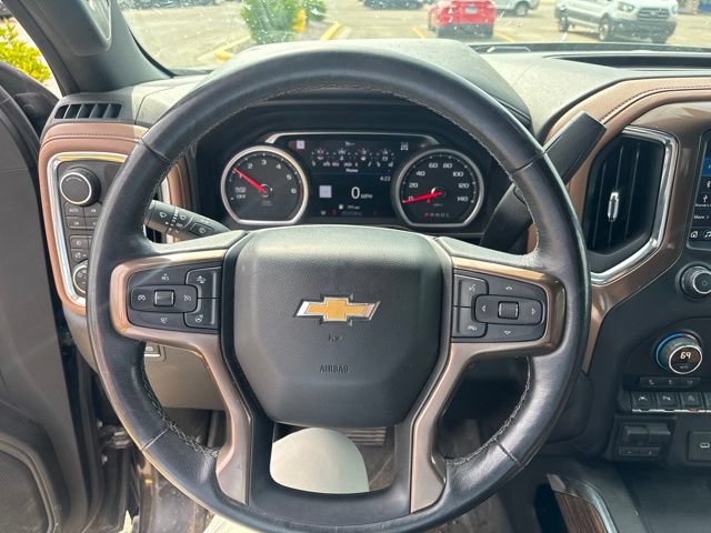 Used 2019 Chevrolet Silverado 1500 High Country w/ Technology Package AWD/4WD image 9