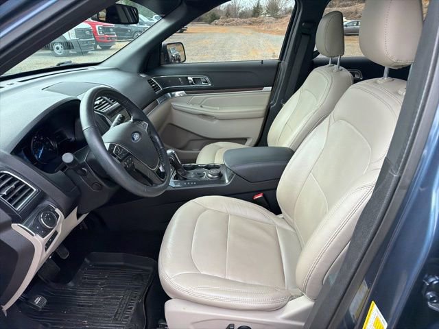 Certified 2019 Ford Explorer Limited w/ Class III Trailer Tow Package image 15