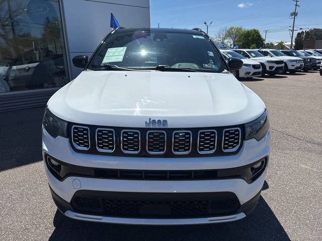 Used 2025 Jeep Compass Limited AWD/4WD image 3