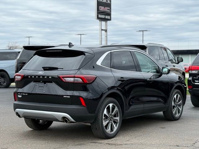 Certified 2025 Ford Escape Platinum AWD/4WD image 38