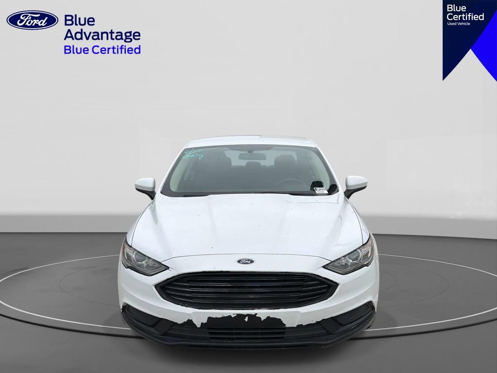 Certified 2018 Ford Fusion SE w/ Fusion SE Technology Package FWD image 4