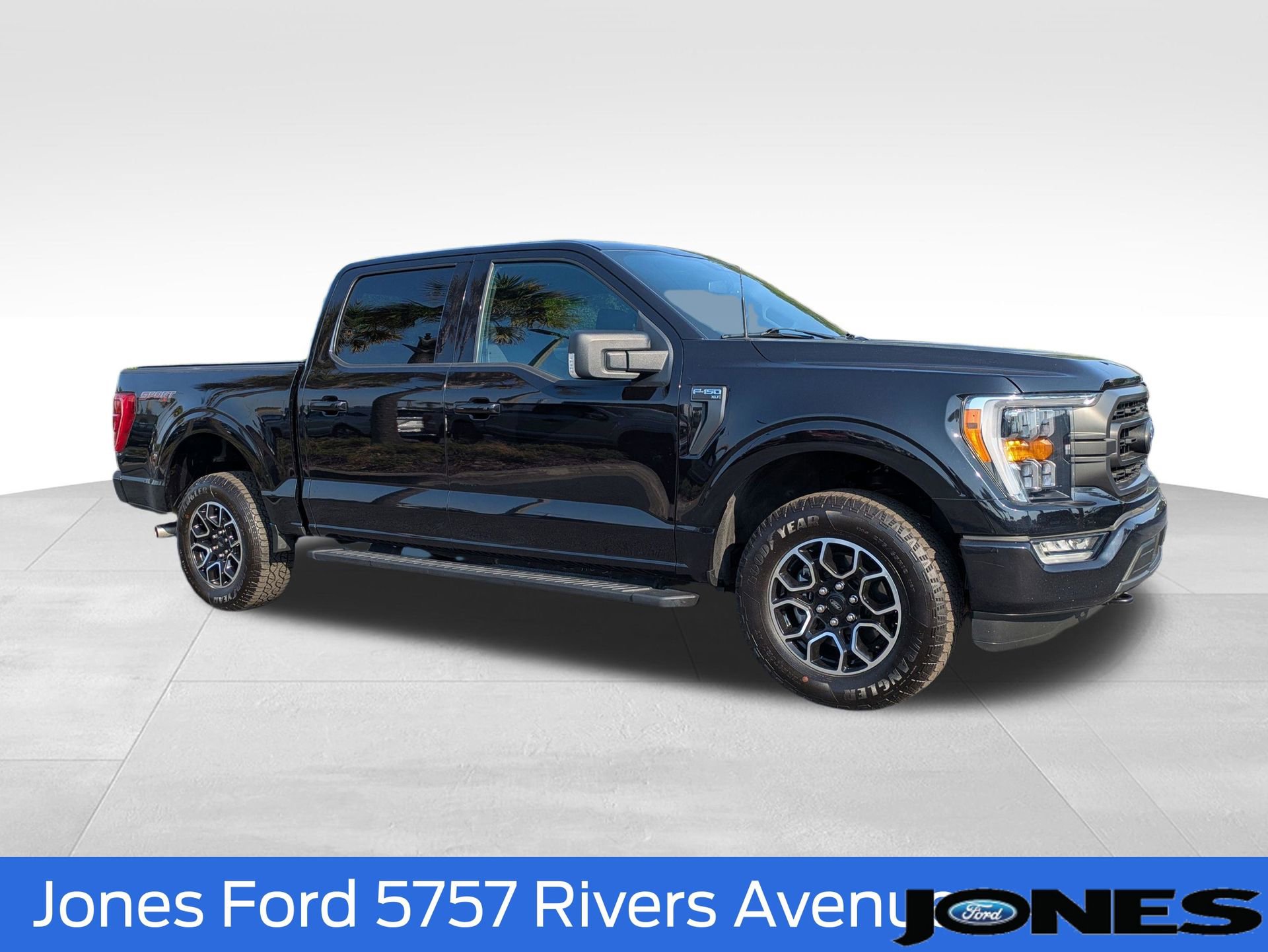 Certified 2022 Ford F150 XLT w/ Equipment Group 302A High AWD/4WD image 3