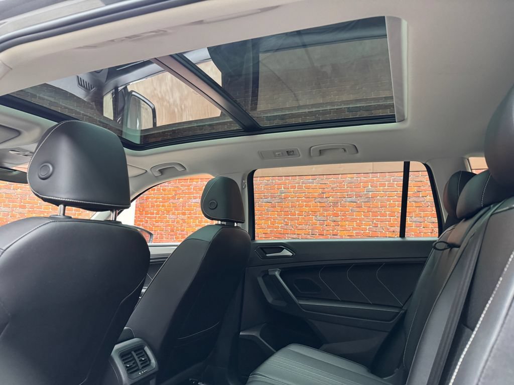 Used 2022 Volkswagen Tiguan SE AWD/4WD image 3