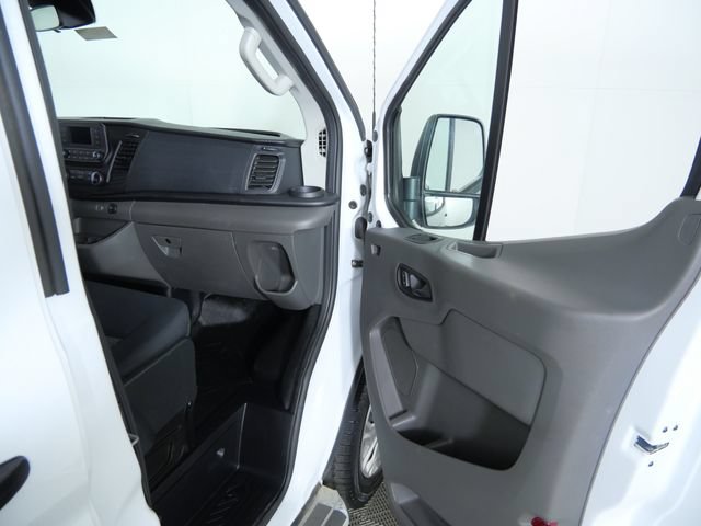 Certified 2025 Ford Transit 250 Low Roof w/ Exterior Upgrade Package RWD image 9