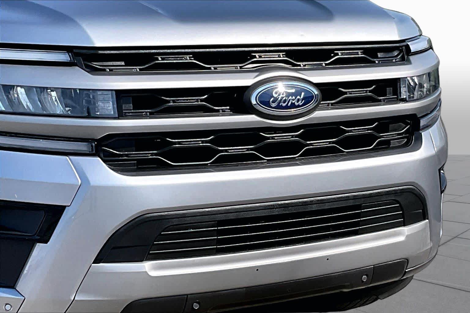 Certified 2024 Ford Expedition XLT RWD image 26