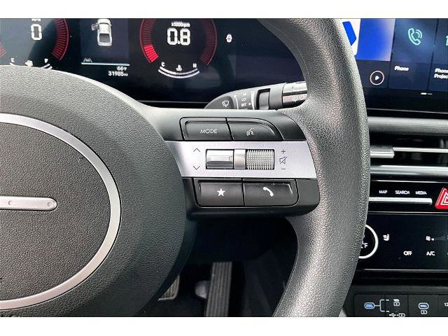 Used 2025 Hyundai Santa Cruz SEL FWD image 12