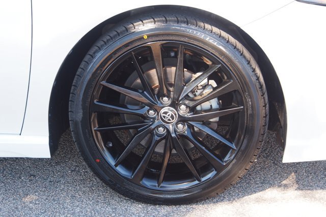 Used 2022 Toyota Camry XSE FWD image 9