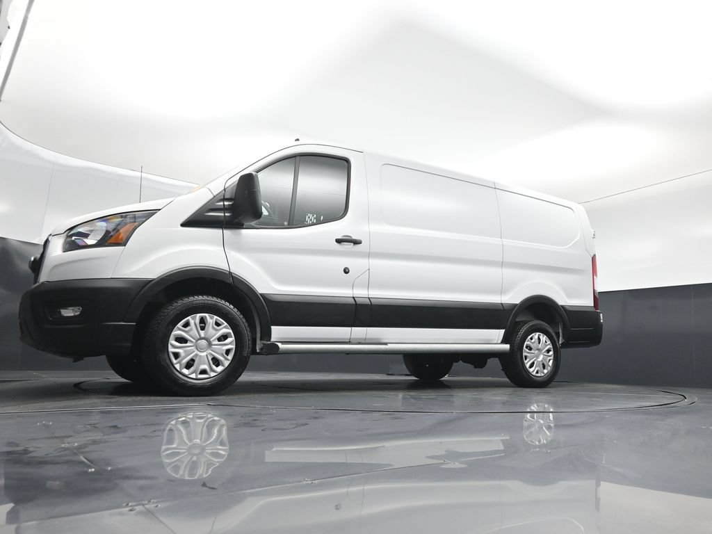 Certified 2025 Ford Transit 250 Low Roof w/ Exterior Upgrade Package RWD image 34