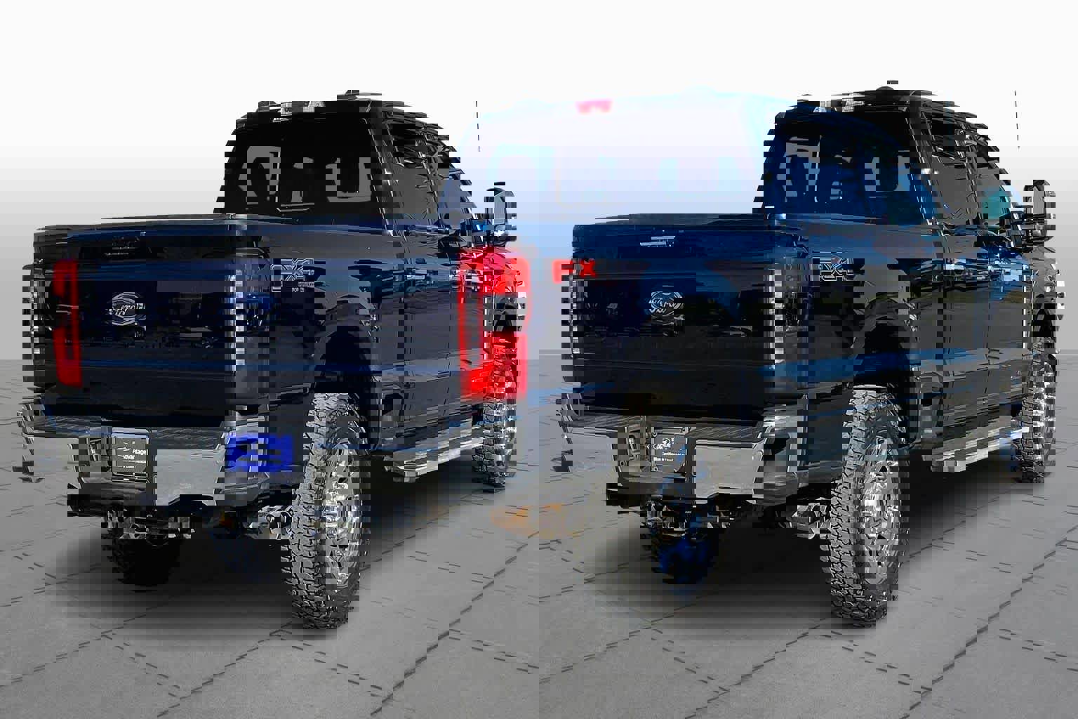 Certified 2023 Ford F250 Lariat w/ Chrome Package image 3