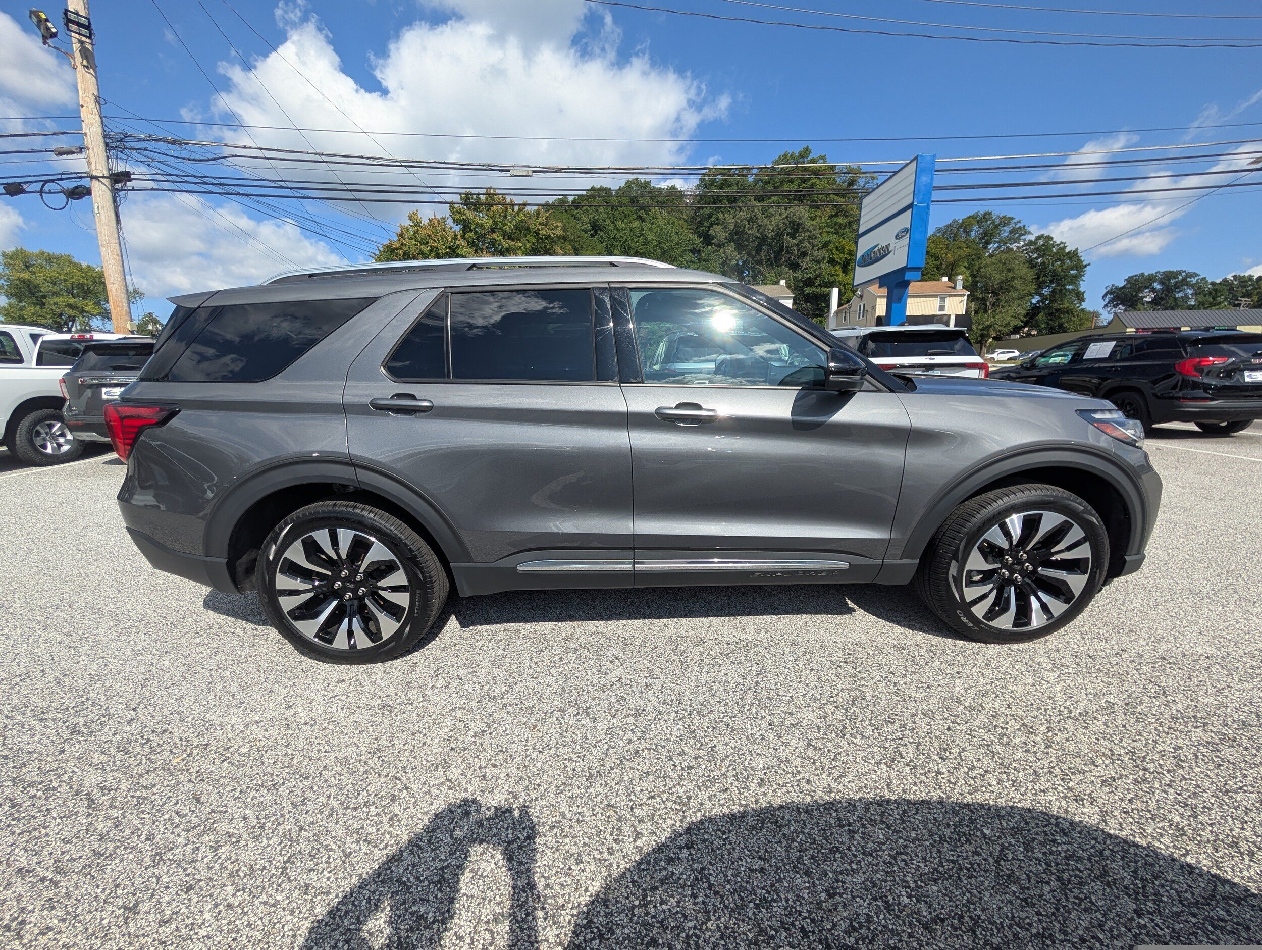 Certified 2025 Ford Explorer Platinum w/ LUX Leather Package AWD/4WD image 8