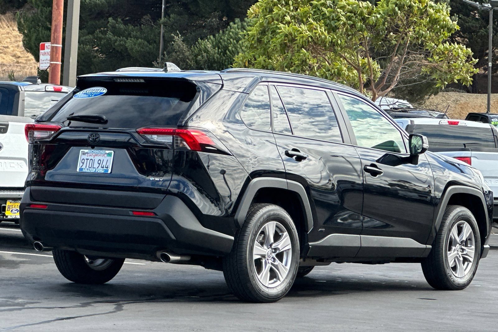 Used 2025 Toyota RAV4 XLE w/ Convenience Package AWD/4WD image 5