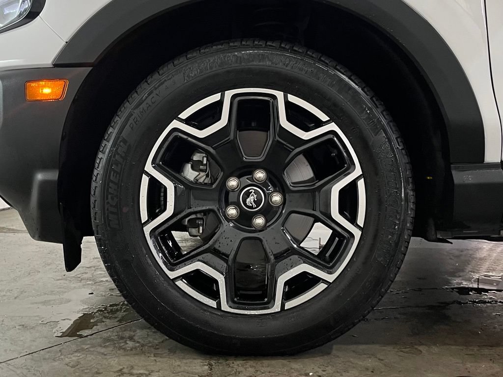 Certified 2025 Ford Bronco Sport Outer Banks w/ Outer Banks Tech Package+ AWD/4WD image 17