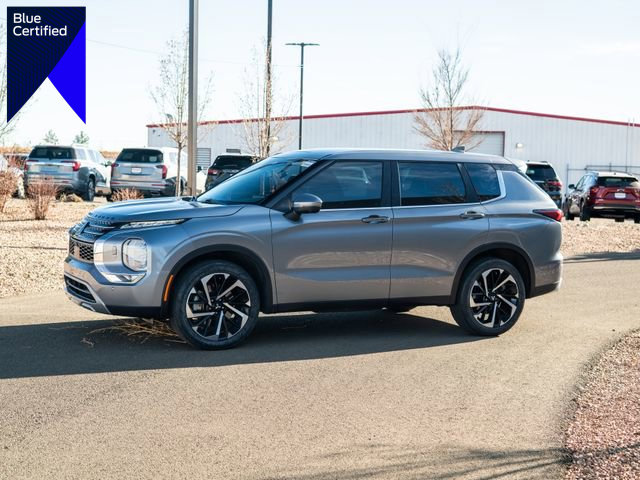 Used 2022 Mitsubishi Outlander SE image 1