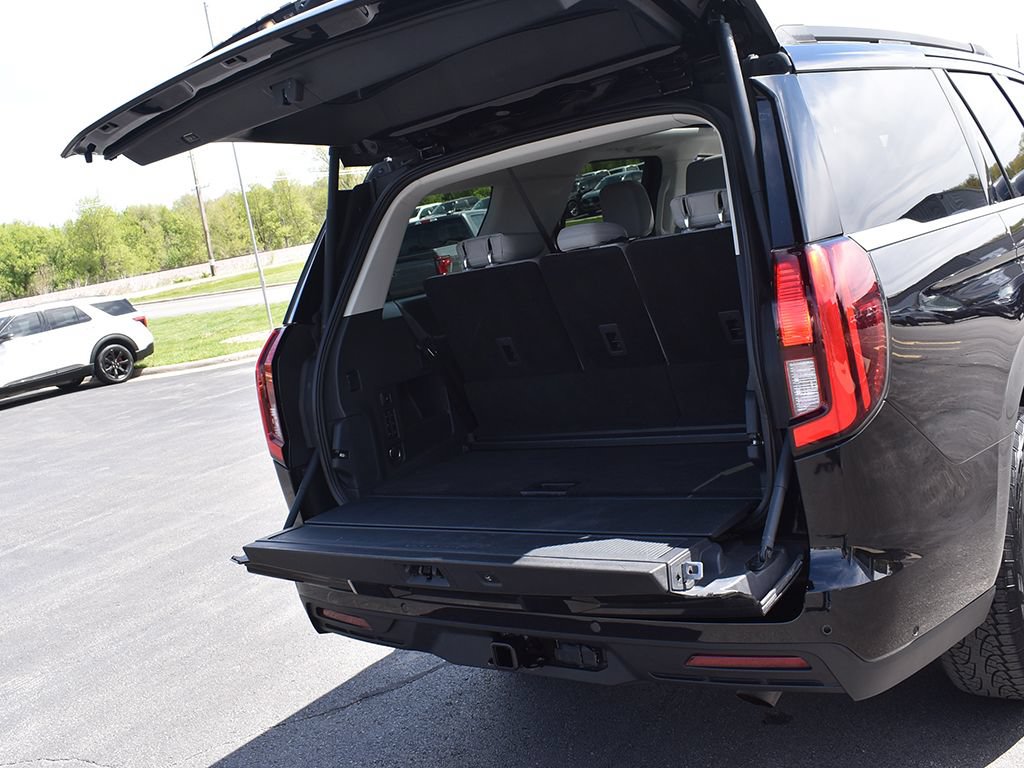 Certified 2025 Ford Expedition Active AWD/4WD image 34