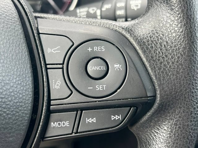 Used 2025 Toyota RAV4 XLE FWD image 26
