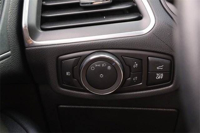 Certified 2024 Ford Edge Titanium image 19