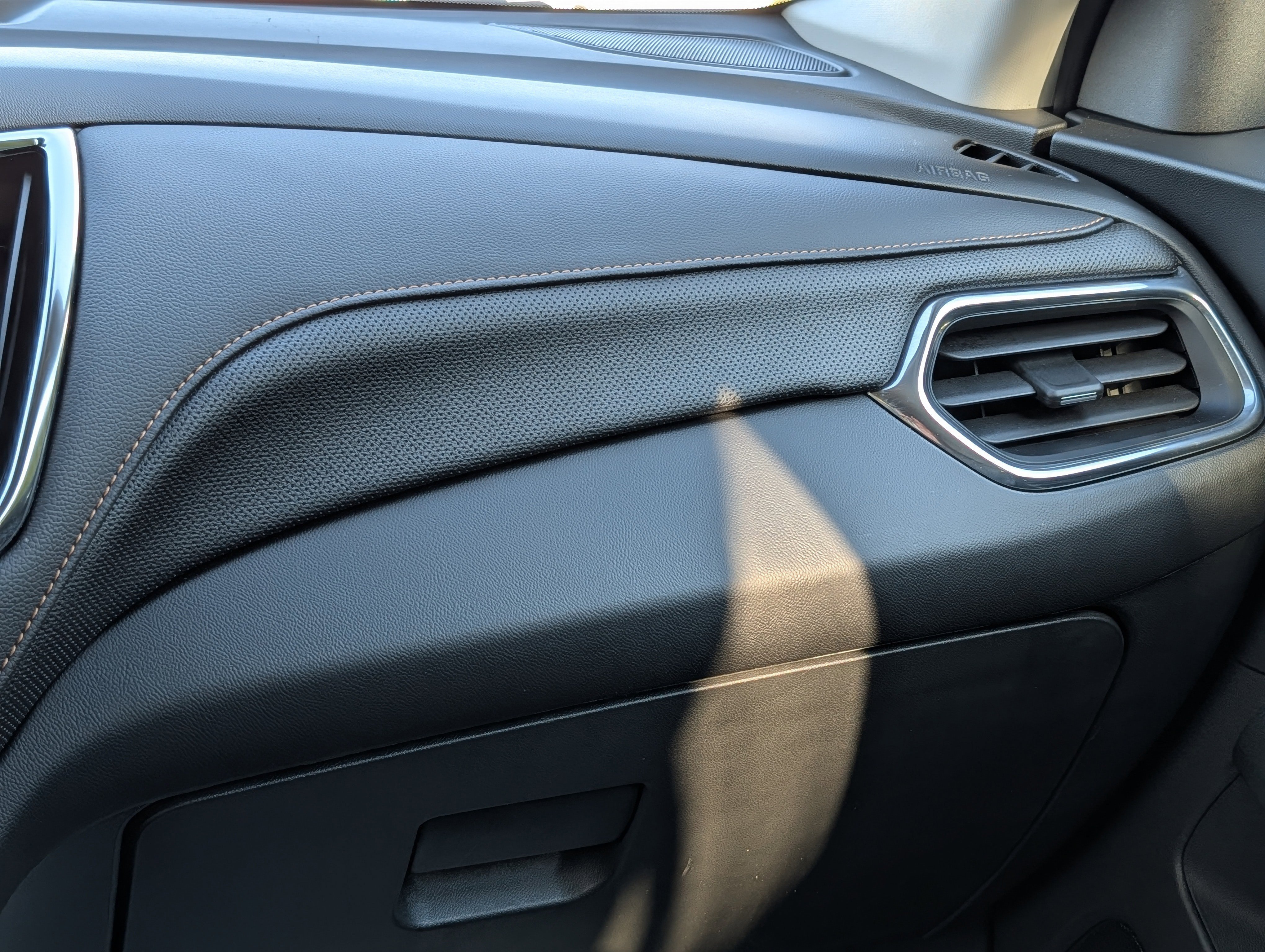 Used 2022 Chevrolet Equinox Premier image 16