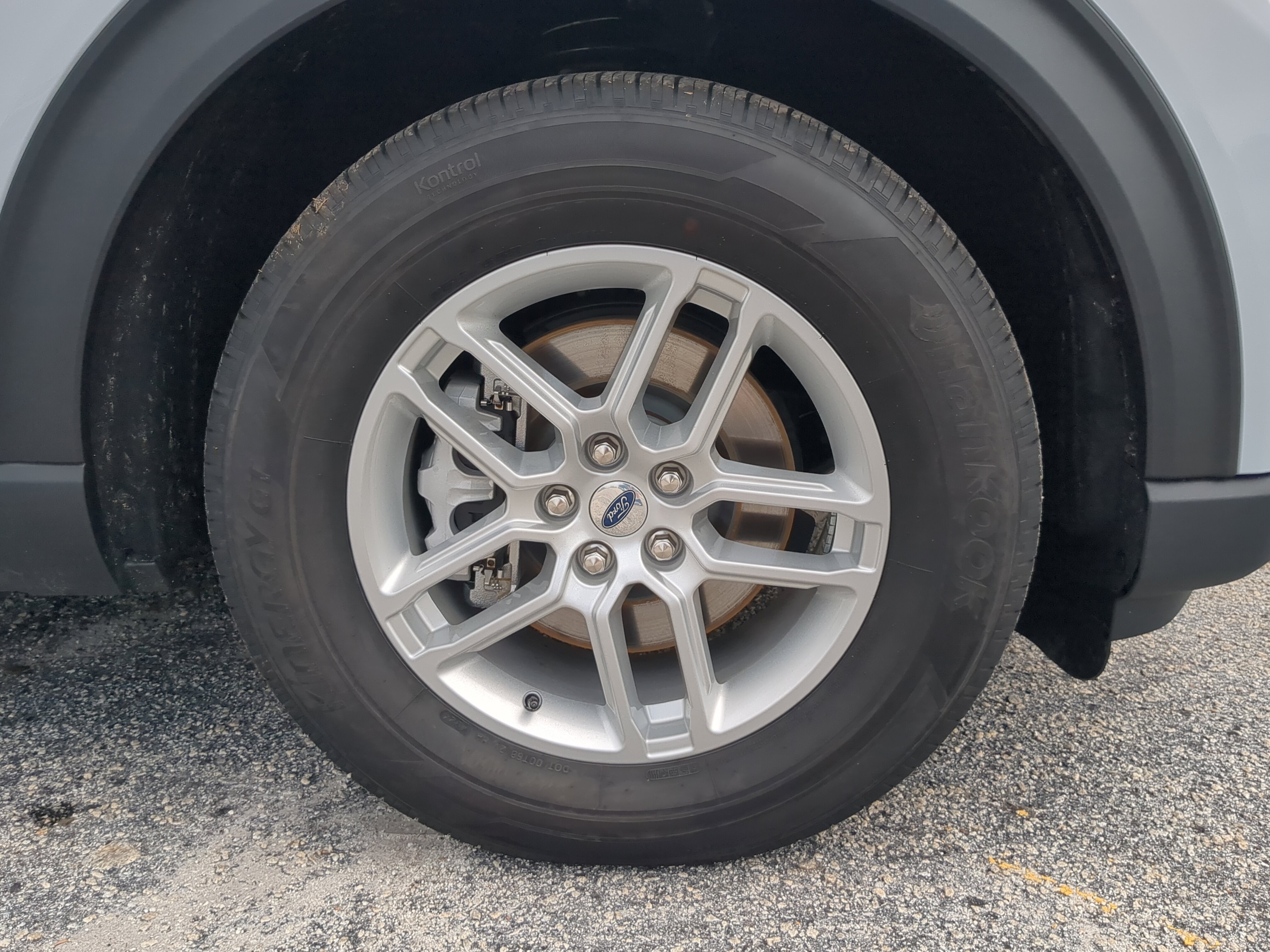 Certified 2025 Ford Explorer Active w/ Active Comfort Package RWD image 9