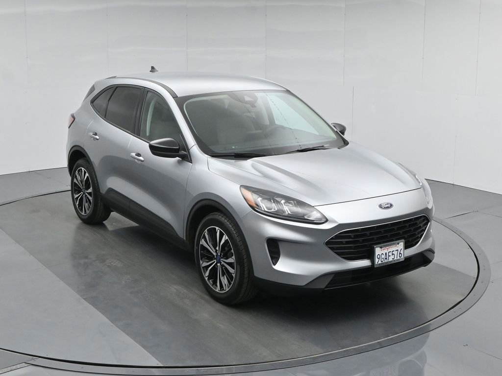 Certified 2022 Ford Escape SE w/ SE Sport Appearance Package image 4