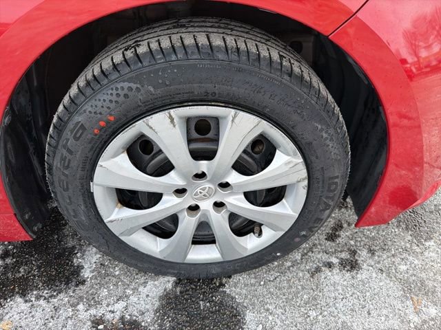 Used 2021 Toyota Corolla LE image 7