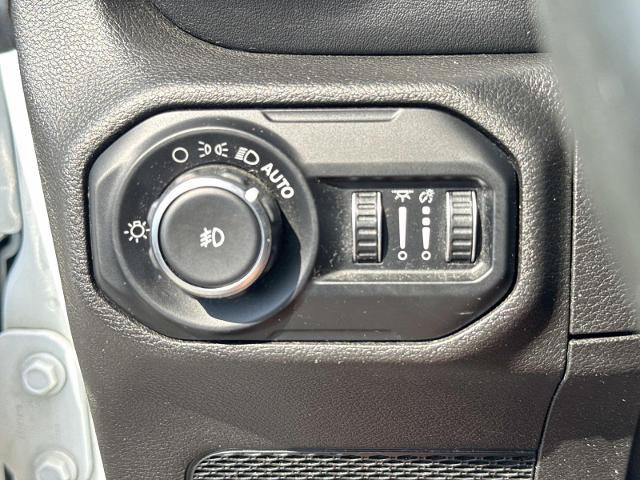 Used 2019 Jeep Wrangler Unlimited Sahara w/ Cold Weather Group AWD/4WD image 20