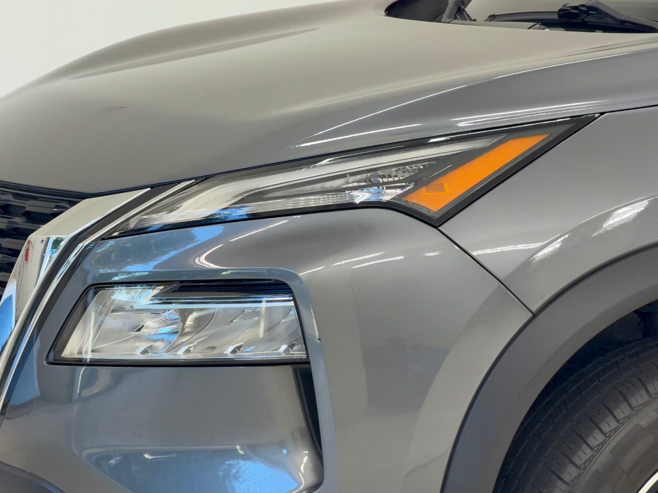 Used 2023 Nissan Rogue SV w/ SV Premium Package FWD image 9