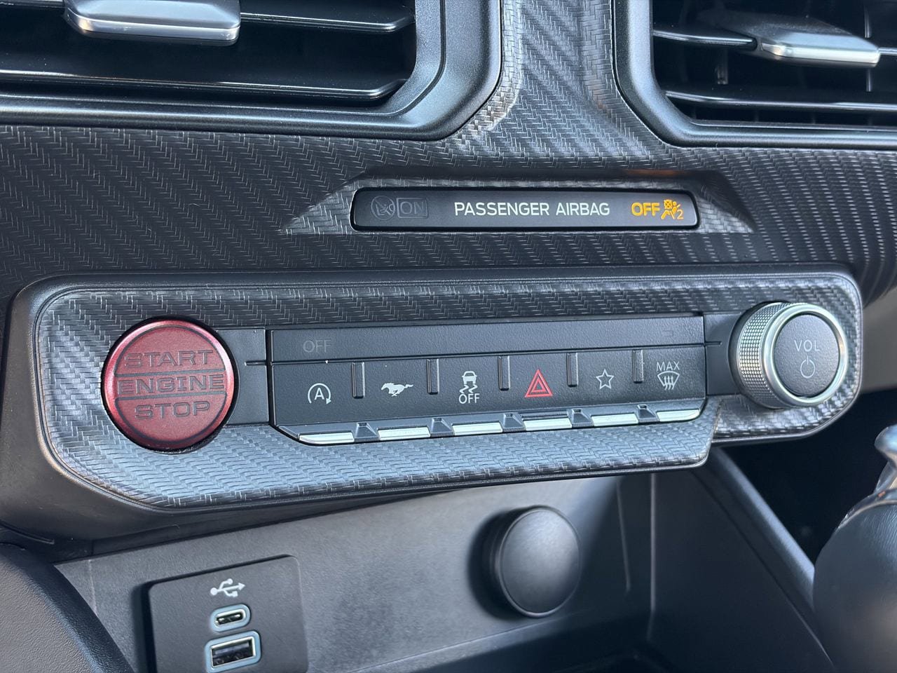 Certified 2025 Ford Mustang Coupe RWD image 26