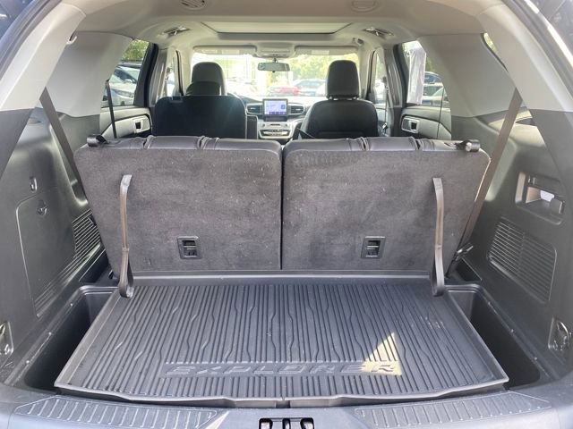 Certified 2022 Ford Explorer XLT w/ Equipment Group 202A image 10