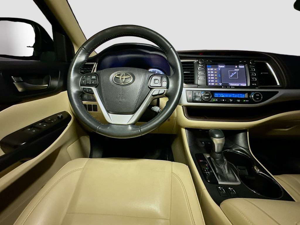Used 2019 Toyota Highlander XLE w/ Protection Package #3 AWD/4WD image 34