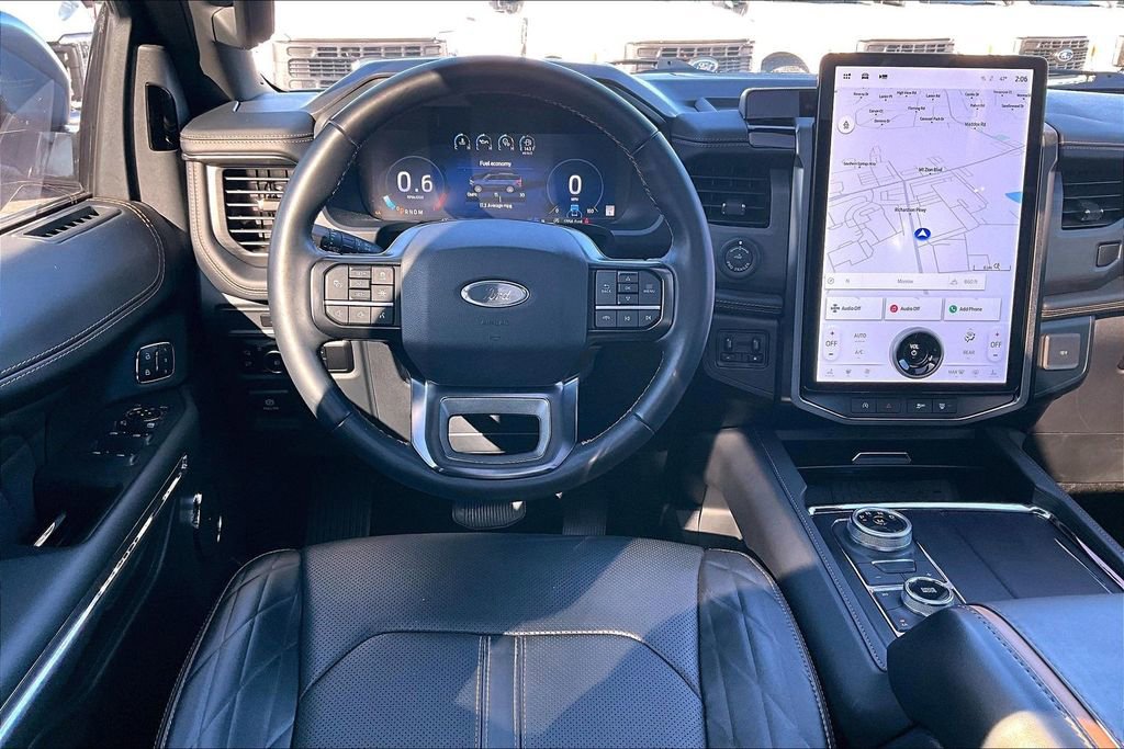 Certified 2024 Ford Expedition Platinum image 5