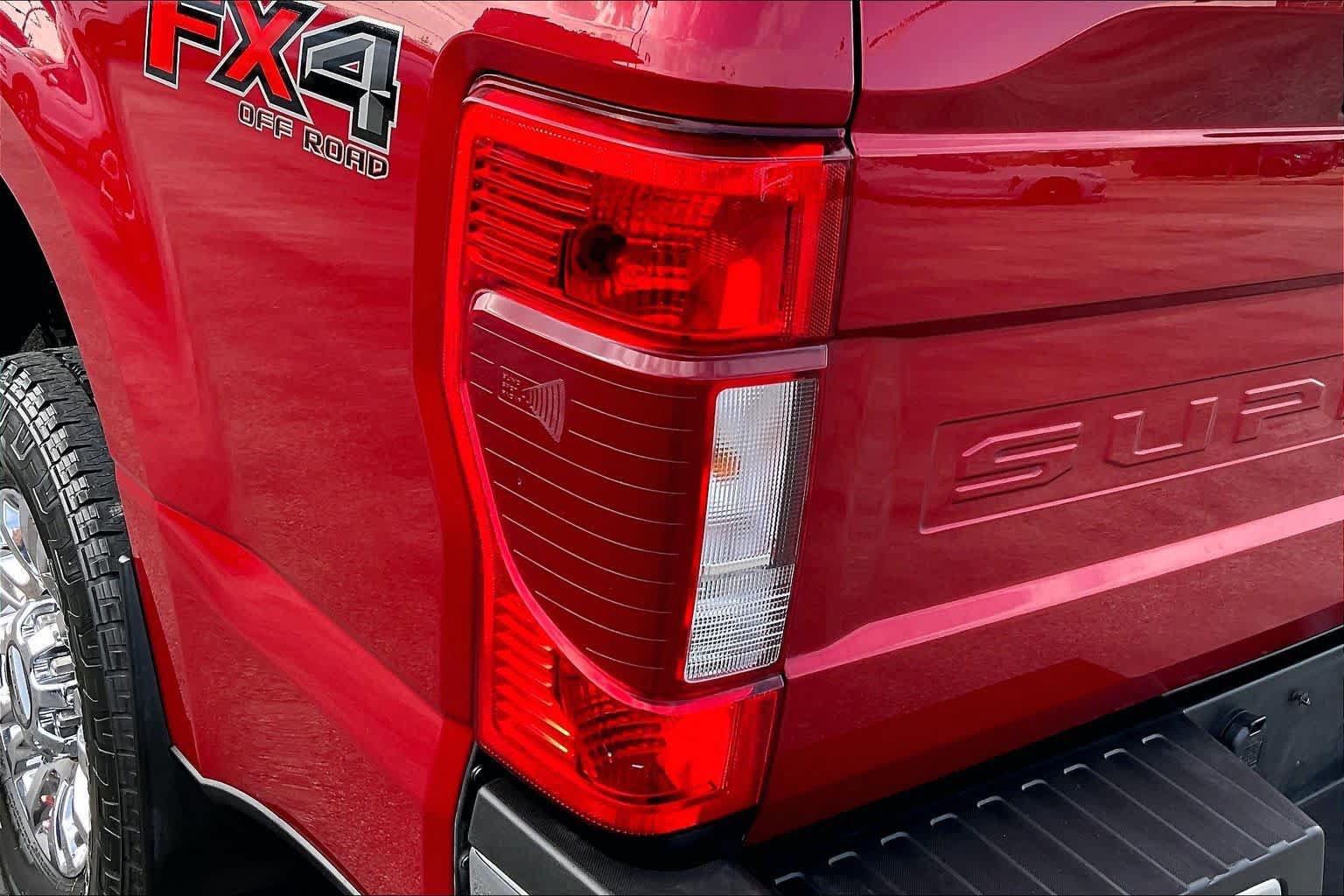 Certified 2021 Ford F250 XLT w/ XLT Premium Package AWD/4WD image 25