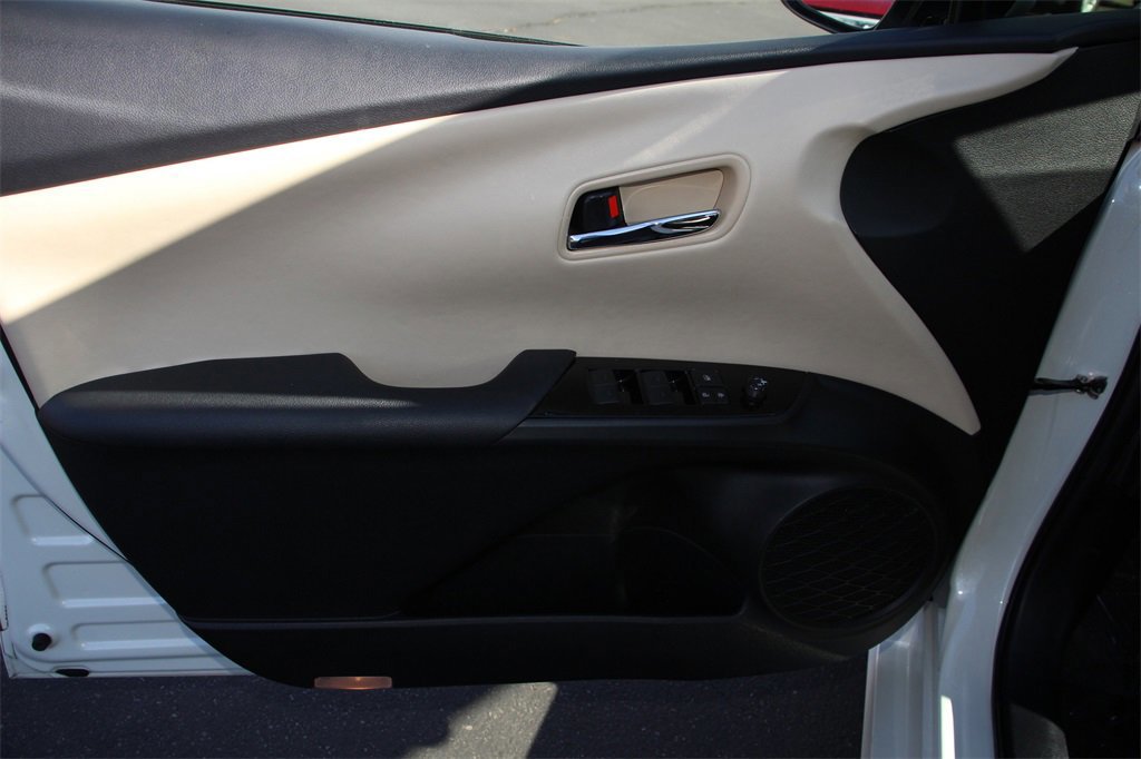 Used 2019 Toyota Prius XLE image 20