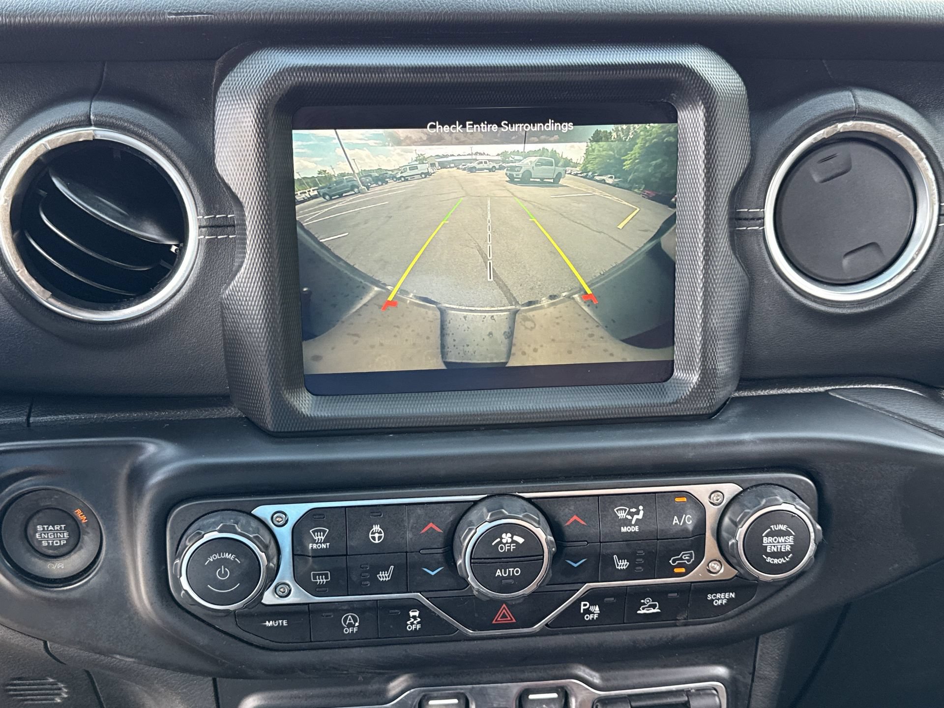 Used 2022 Jeep Wrangler Unlimited Sahara w/ LED Lighting Group AWD/4WD image 6