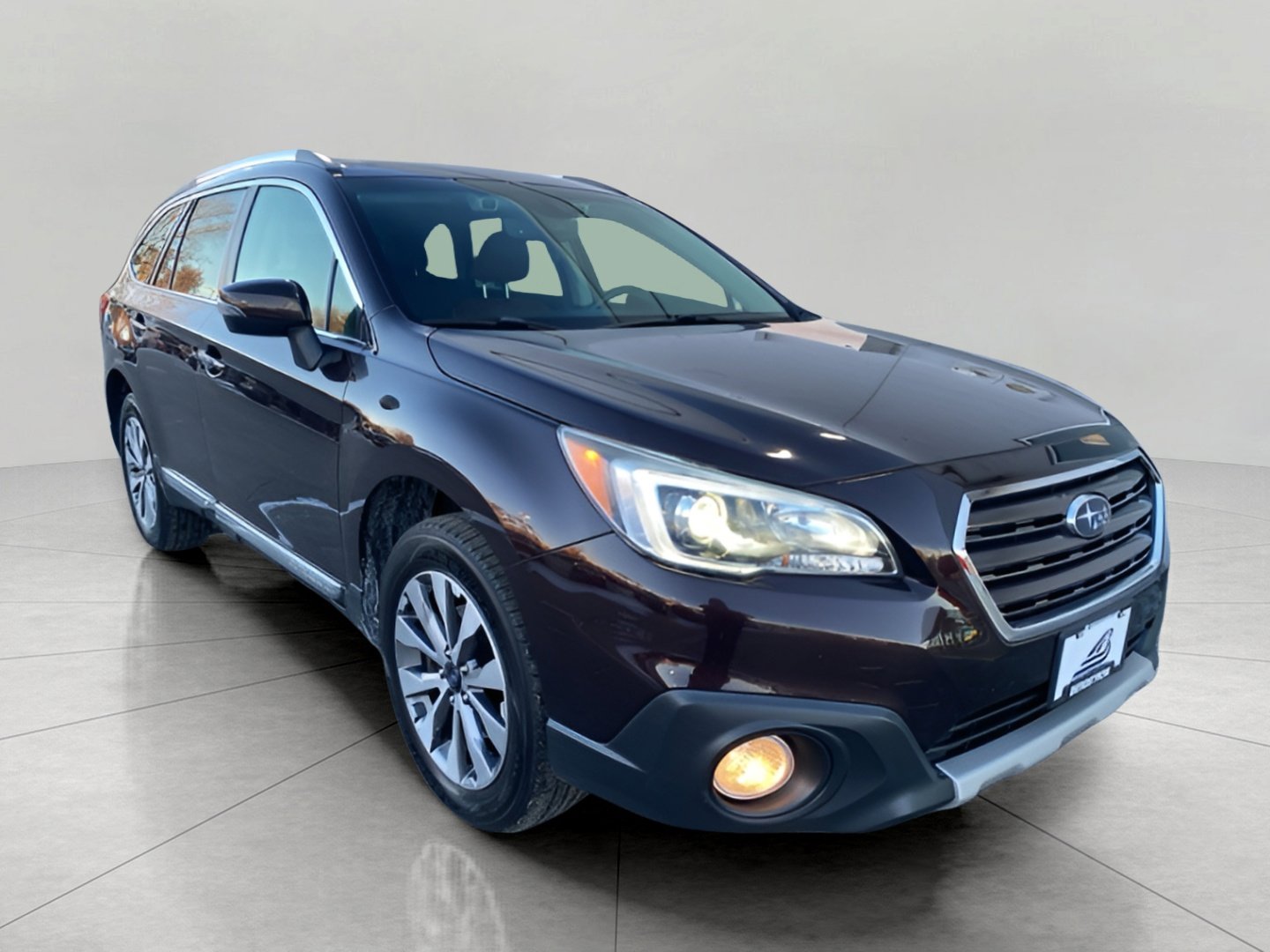 Used 2017 Subaru Outback 3.6R Touring image 2
