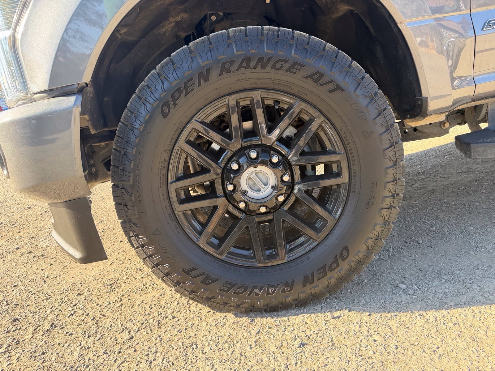 Certified 2022 Ford F350 XLT w/ Black Appearance Package AWD/4WD image 9