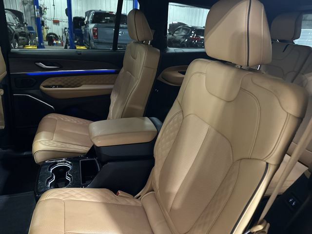Used 2021 Jeep Grand Cherokee L Summit w/ Advanced Protech Group IV AWD/4WD image 30