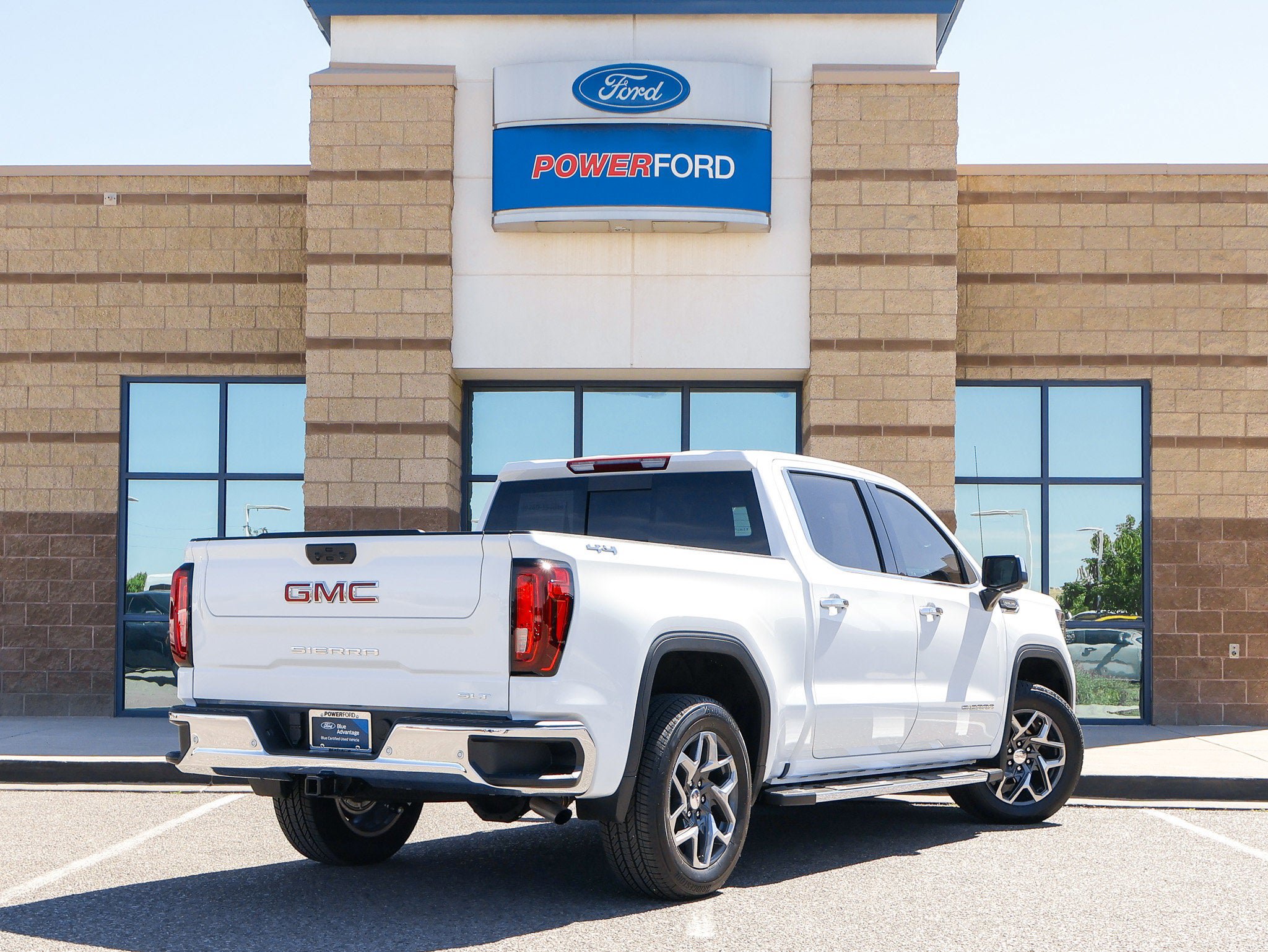 Used 2024 GMC Sierra 1500 SLT w/ SLT Premium Plus Package AWD/4WD image 6