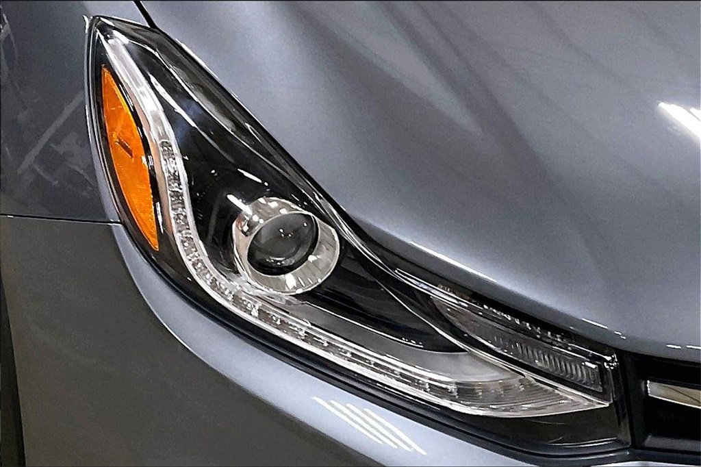 Used 2019 Chevrolet Trax LT w/ LT Convenience Package image 26