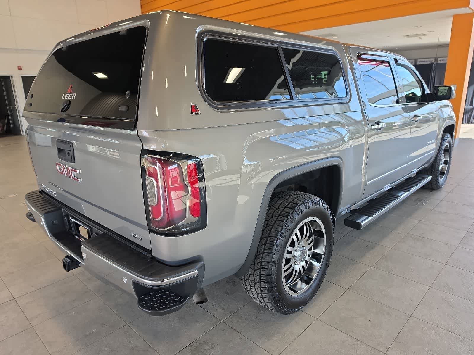 Used 2017 GMC Sierra 1500 SLT w/ SLT Premium Package AWD/4WD image 7