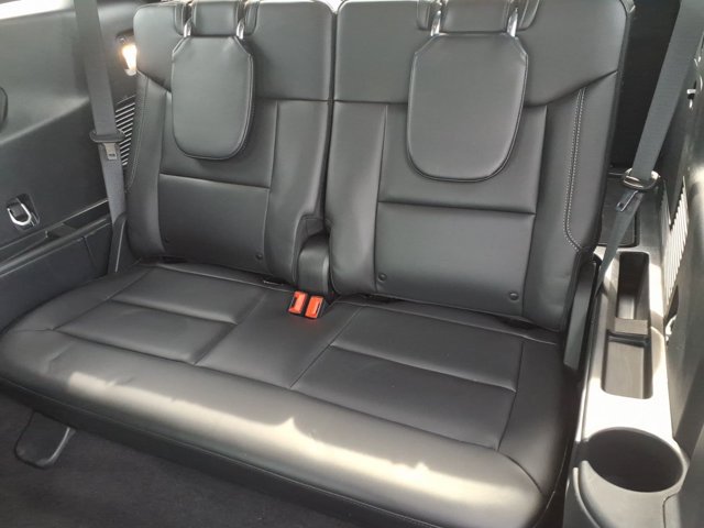 Certified 2024 Ford Explorer XLT w/ Equipment Group 202A AWD/4WD image 7